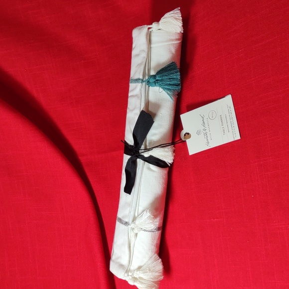 Hearth & Hand /Magnolia Table Runner - Picture 5 of 5